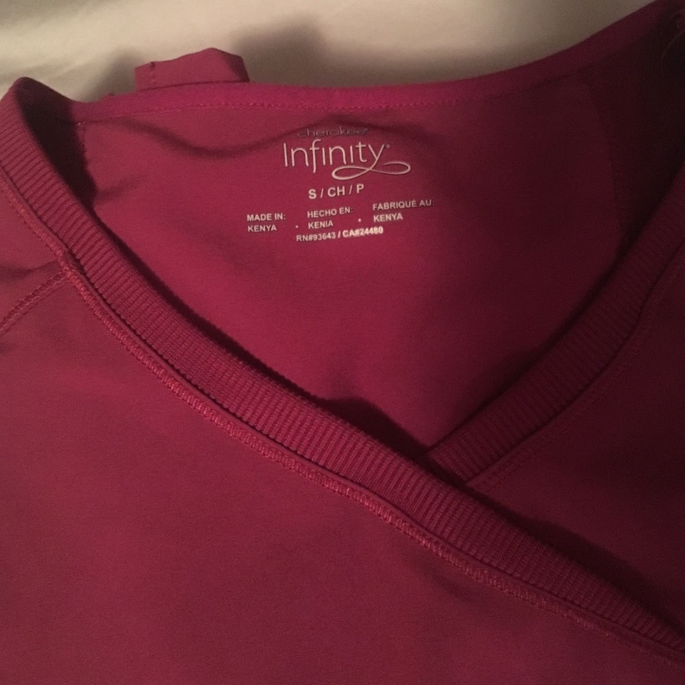 Petite Small Cherokee Infinity scrub set